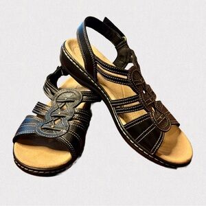 Clarks Leisa Janna Black Sandal, Size 8W Leather Hook‑&‑Loop Strappy Sandals